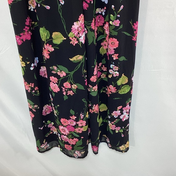 NWT Size Large Lulu's Black Floral Jumpsuit - Picture 10 of 15